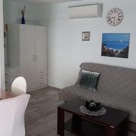 Apartment Inter Vivos *