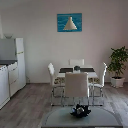 Apartment Inter Vivos *