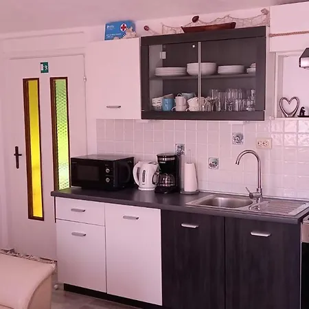 Inter Vivos Smokvica