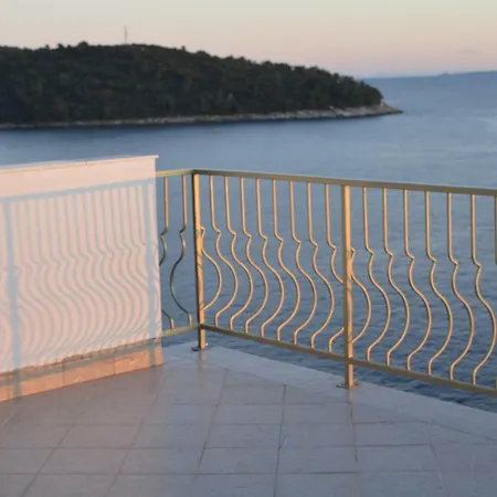 Inter Vivos Apartment *